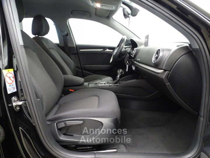 Audi A3 Sportback 30TDi STronic - 9