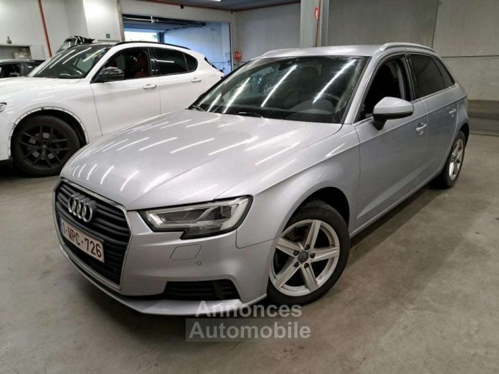 Audi A3 Sportback 30TDi STronic - 2