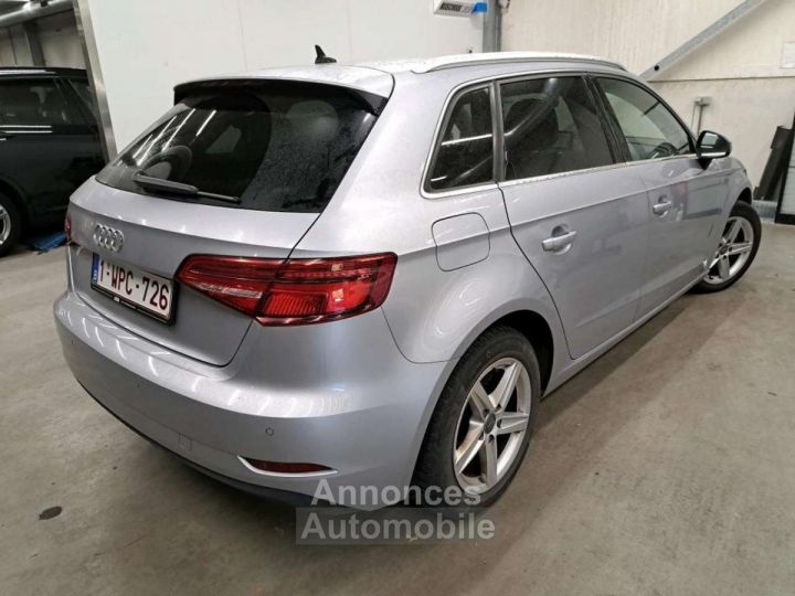 Audi A3 Sportback 30TDi STronic - 3