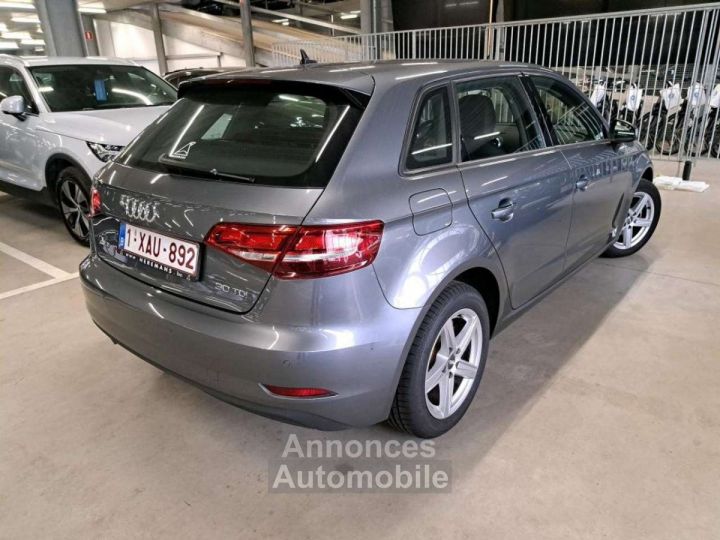 Audi A3 Sportback 30TDi STronic - 3