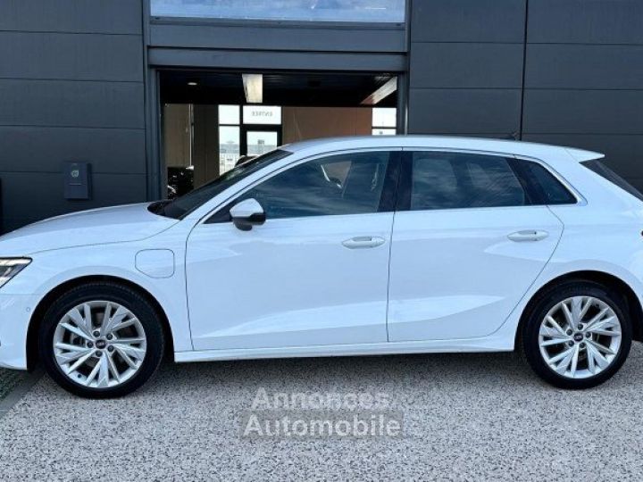 Audi A3 Sportback 40 TFSI E 204 DESIGN LUXE S TRONIC 6 - 3