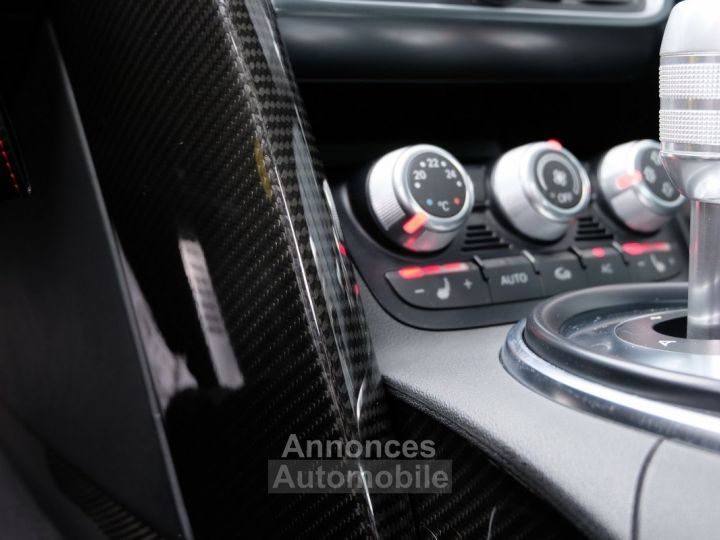 Audi R8 COUPE V10 QUATTRO R-TRONIC - 24