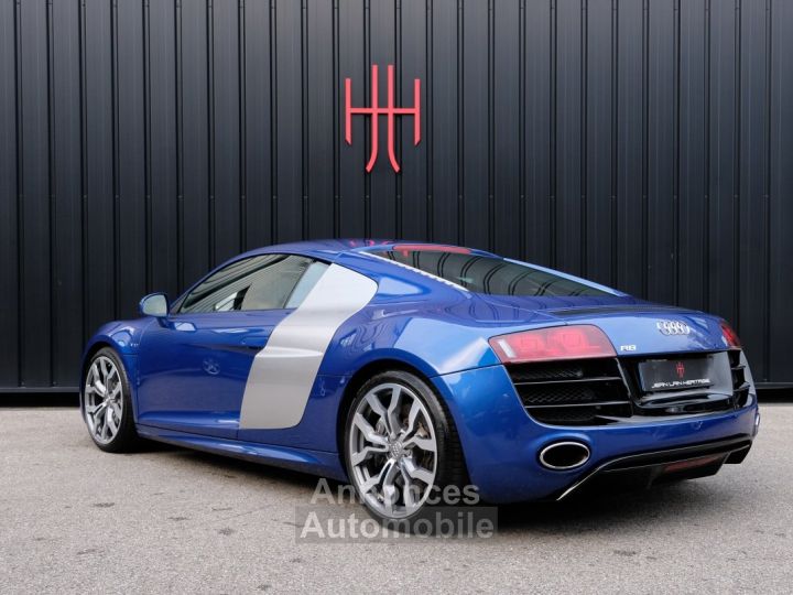 Audi R8 V10 5.2 - 12