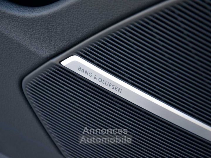 Audi RS Q8 FULL Black Optic B&O Pano 23' - 15