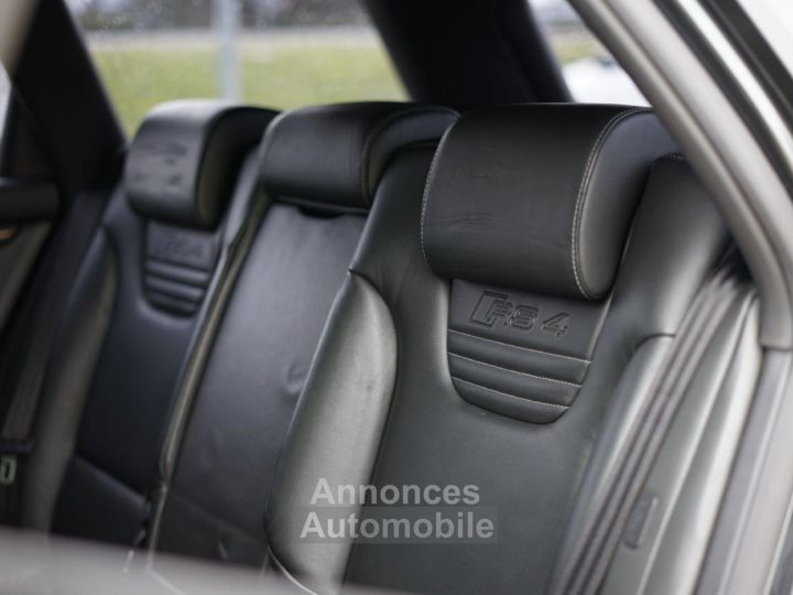 Audi RS4 AUDI RS4 AVANT V8 4.2 FSI 420 CH QUATTRO Boite Manuelle - Echappement Supersprint - TO - Bose - Audi Exclusive - Sièges Chauffants AV/AR - 43