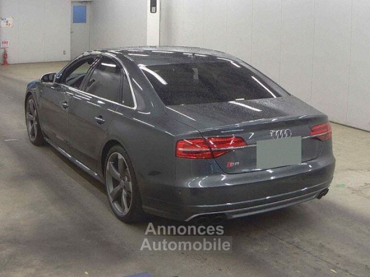 Audi S8 - 6