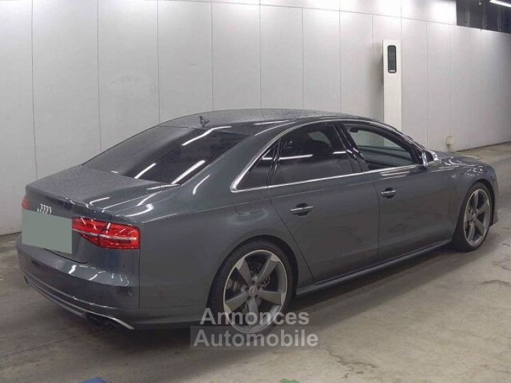 Audi S8 - 3