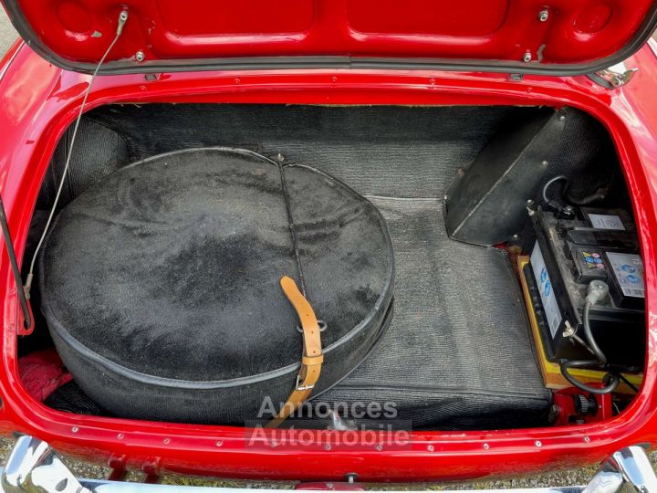 Austin Healey 3000 BJ7 6 CYLINDRES - 17