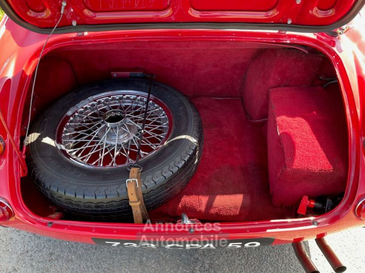 Austin Healey 3000 BJ8 MKII 6 cylindres - 15