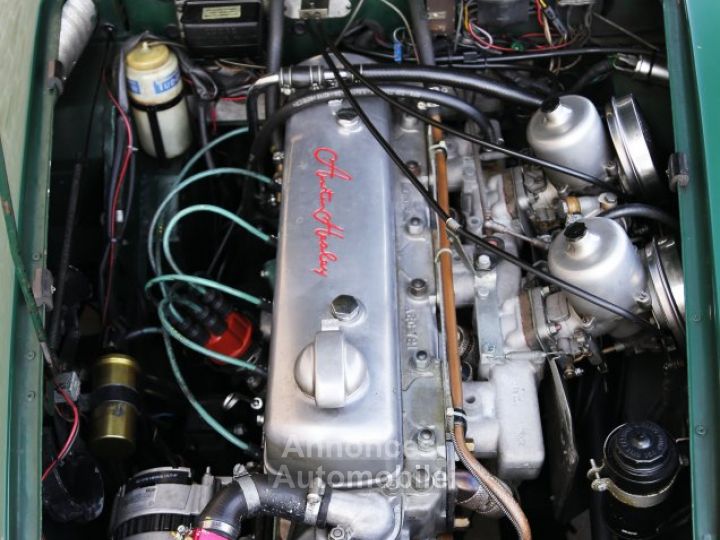 Austin Healey 3000 MKIII BJ8 3.0L inline 6 producing 148 bhp - 34