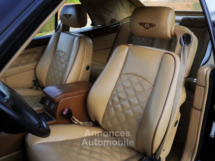 Bentley Azure V8 6.75L Turbocharged - 16