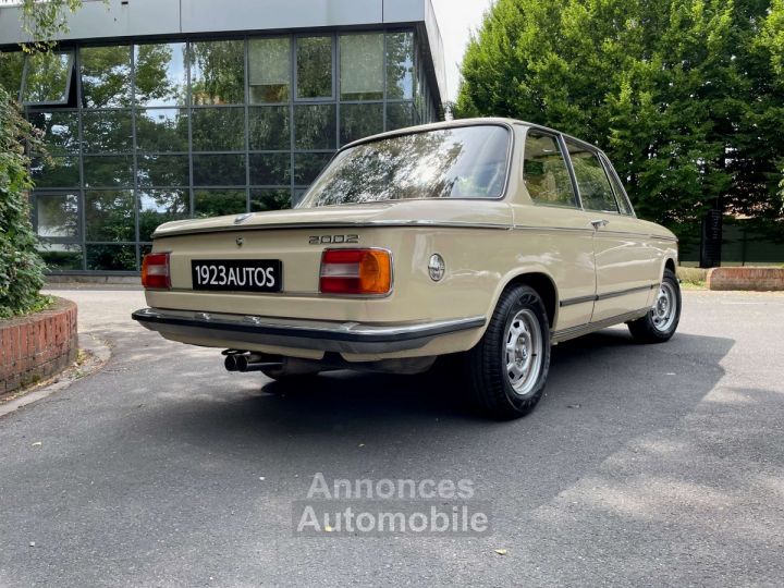 BMW 2002 2 L - 6