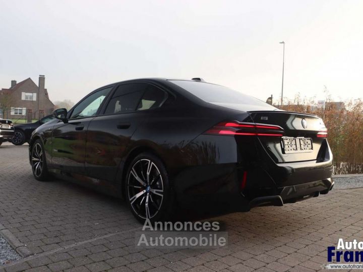 BMW i5 40- M-SPORT TREKHK PANO B&W DRIV PRO 20 - 5