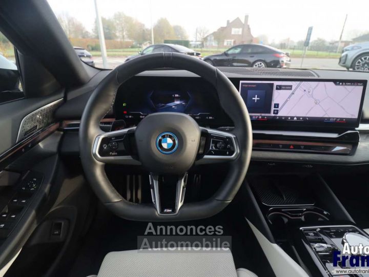 BMW i5 40- M-SPORT TREKHK PANO B&W DRIV PRO 20 - 31