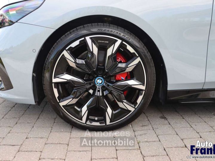 BMW i5 40 M-SPORT FUL PANO TREKHK DRIV+PARK PRO - 4