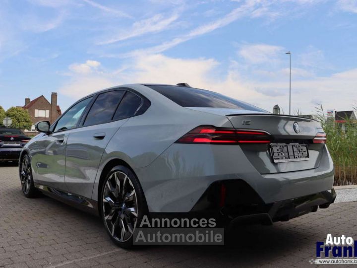 BMW i5 40 M-SPORT FUL PANO TREKHK DRIV+PARK PRO - 5