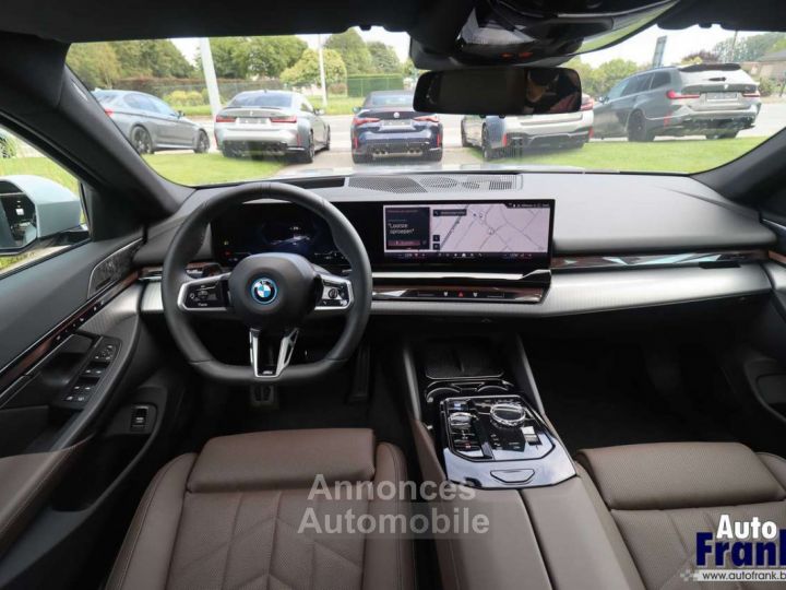 BMW i5 40 M-SPORT FUL PANO TREKHK DRIV+PARK PRO - 29