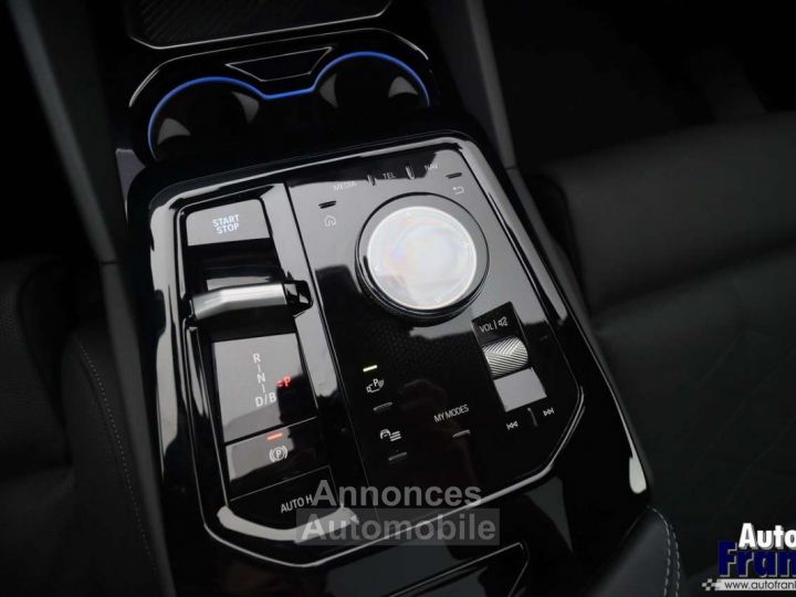 BMW i5 40 M-SPORT PANO 360CAM TREKHK COMFRTZETL - 49