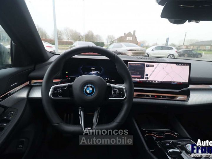 BMW i5 40 M-SPORT-PRO MATT 360 CAM H&K HUD - 26