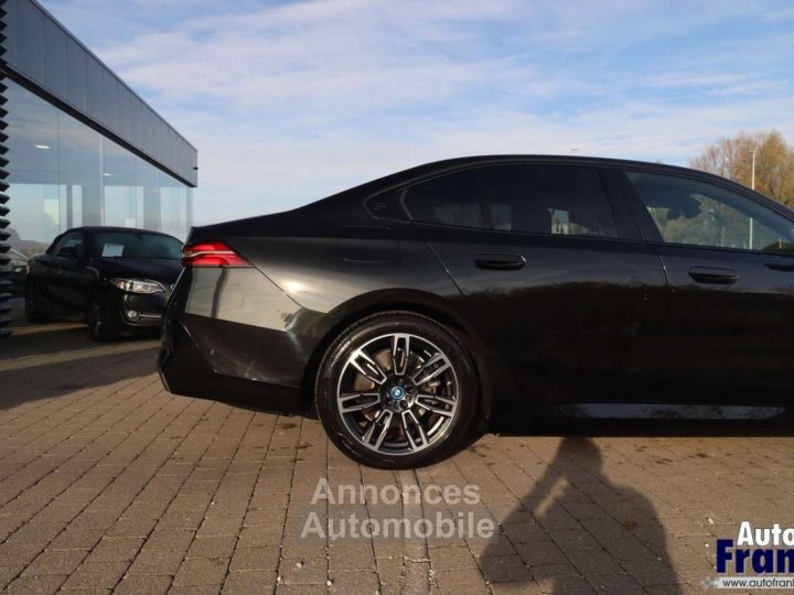 BMW i5 40 M-SPORT TREKHK H&K CAM STUURVRW 19 - 47