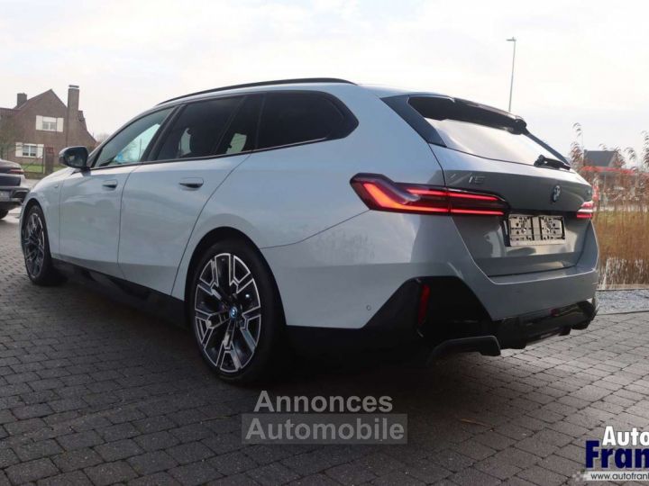 BMW i5 40 TOUR M-SPORT PANO SUSP PRO 360CAM B&W - 5