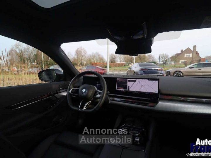 BMW i5 BREAK 40 M-SPORT PANO 360CAM TRKHK H&K - 28