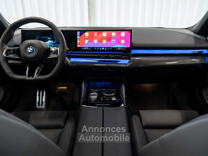 BMW i5 eDrive40 M Sport Pano ACC Trekhaak Shadow Harman - 12