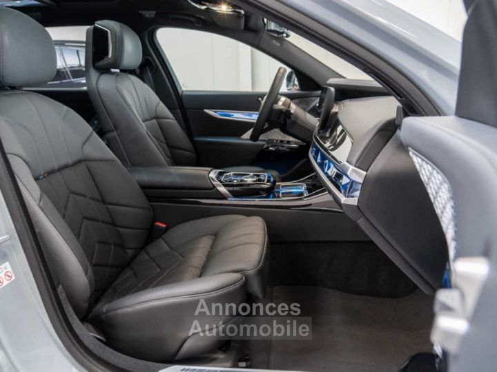 BMW i7 xDrive60 M Sport Executive TV ACC Bowers Crystal - 17