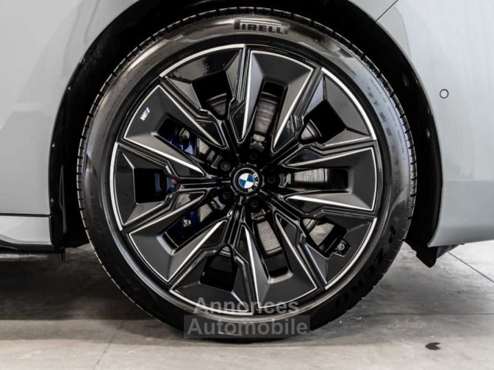 BMW i7 xDrive60 M Sport Executive TV ACC Bowers Crystal - 50