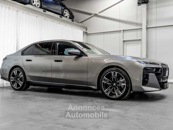 BMW i7 xDrive60 M Sport Pro Massage SkyLounge Bowers ACC - 6