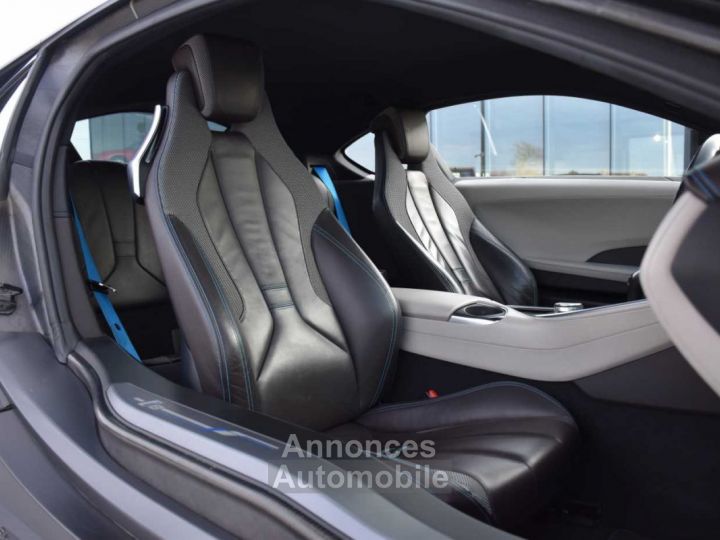 BMW i8 Coupé HUD Harman Kardon LED - 18