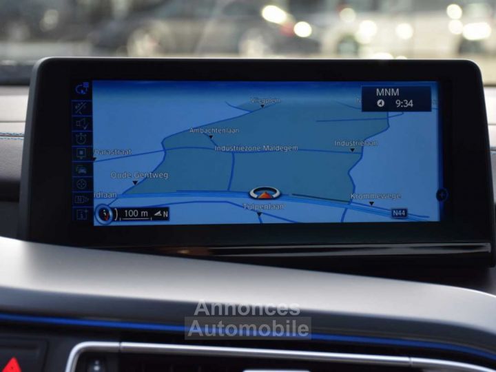 BMW i8 Coupé HUD Harman Kardon LED - 24