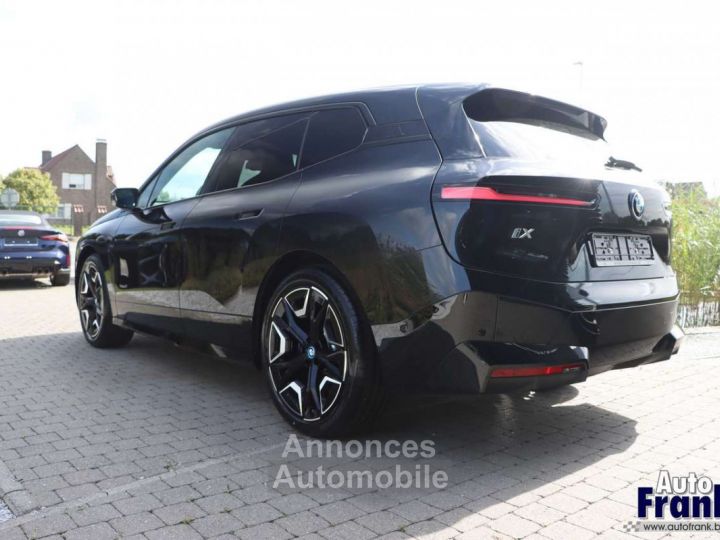 BMW iX 40 M-SPORT PANO TREKHK INCL WINTERSET - 5