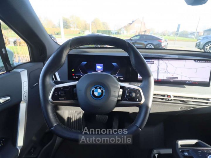 BMW iX 40 M-SPORT TREKHK 360CAM MEMORY SFT-CLS - 30