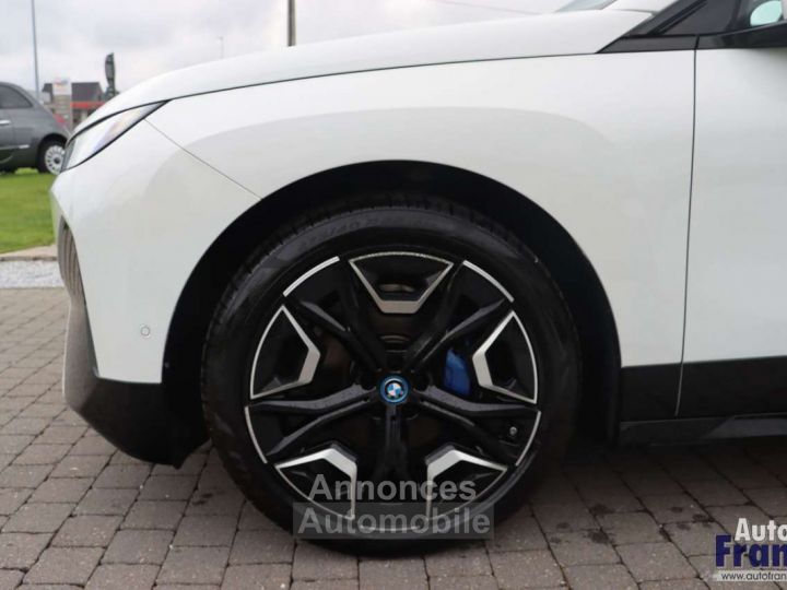 BMW iX 40 M-SPORT TREKHK 360CAM SKYLNGE SFT-CLS - 4