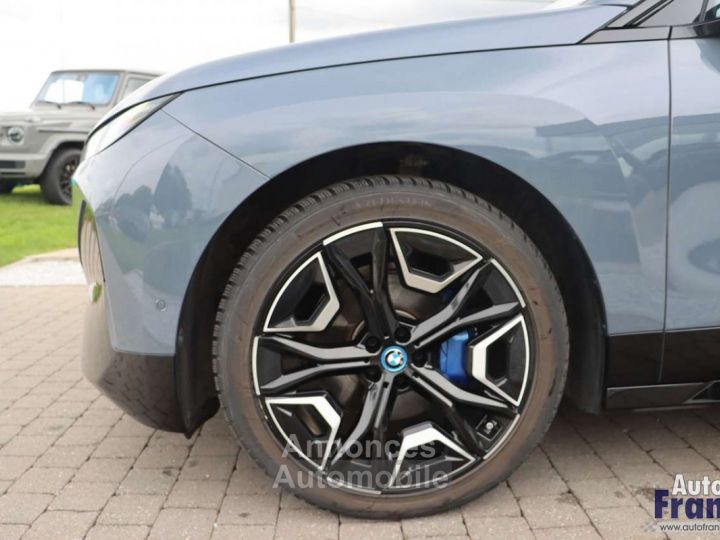 BMW iX 40 M-SPORT TREKHK 360CAM SKYLNGE SFT-CLS - 4