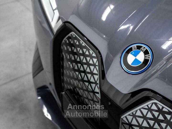 BMW iX xDrive40 Sport Pack Trekh SkyLounge Laser Massage - 46