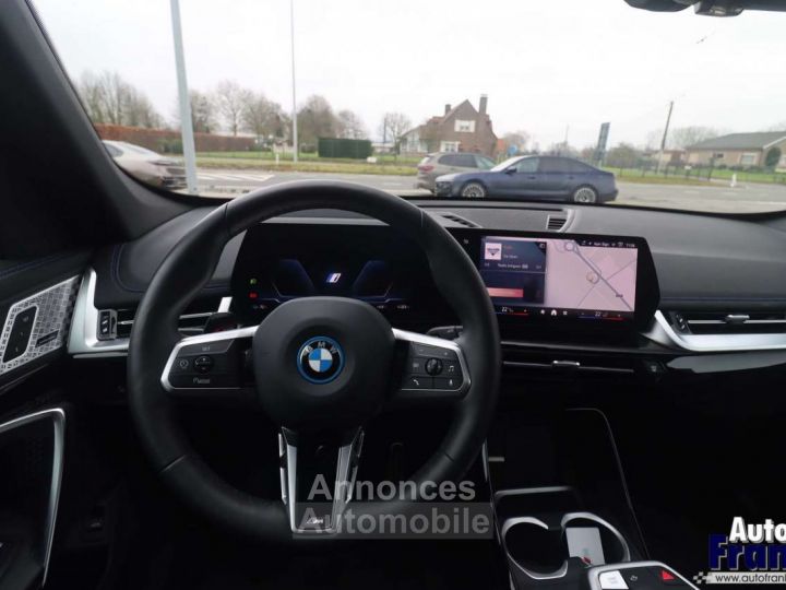 BMW iX1 20 M-SPORT PANO TREKHK 360CAM HUD FULL - 29