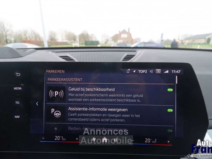 BMW iX1 20 M-SPORT PANO TREKHK 360CAM HUD FULL - 45