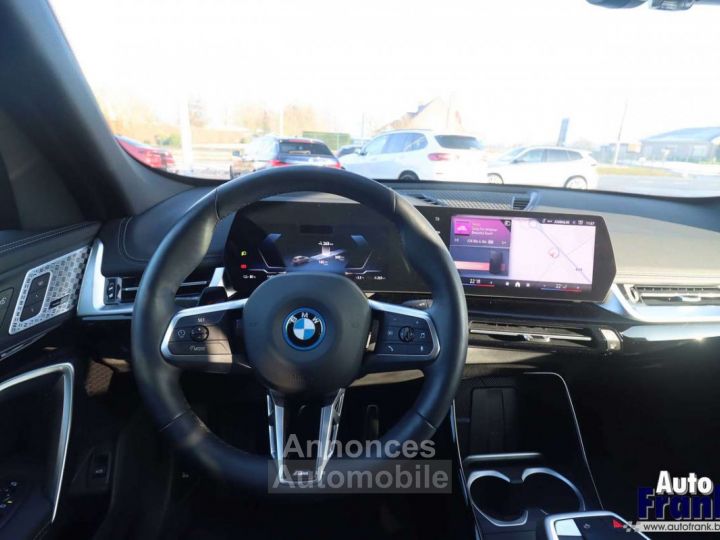 BMW iX1 20 M-SPORT PANO TREKHK MEMO 360CAM FUL - 30