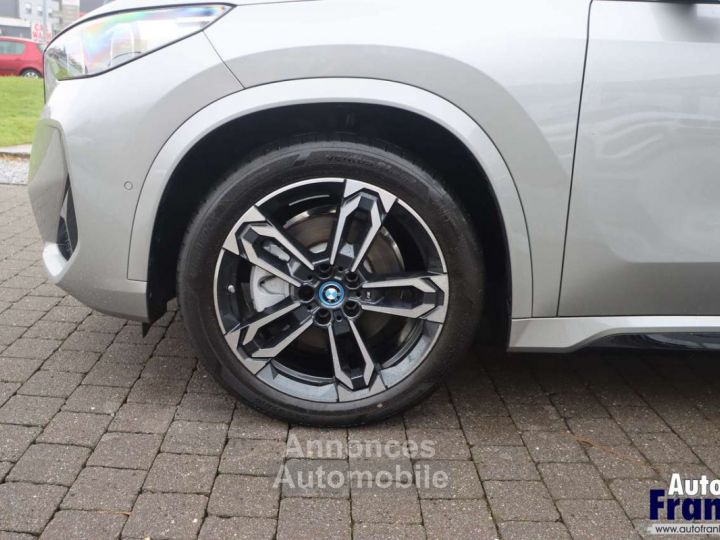 BMW iX1 30 M-SPORT 4X4 TREKHK PANO 360CAM HUD - 4