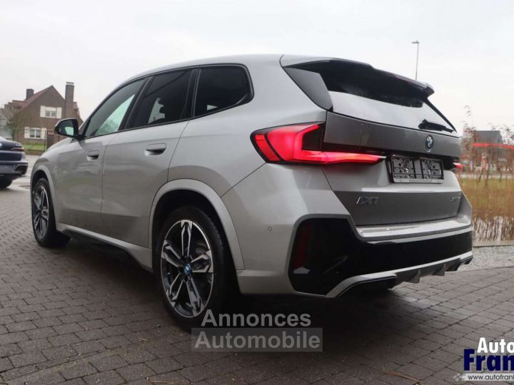 BMW iX1 30 M-SPORT 4X4 TREKHK PANO 360CAM HUD - 5