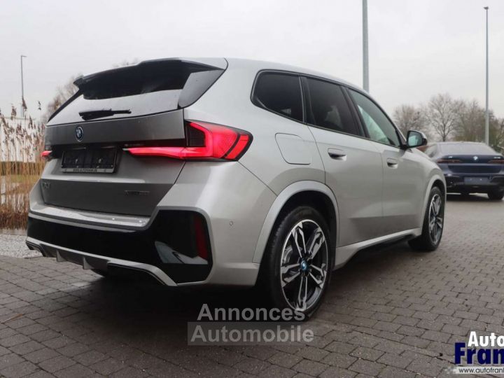 BMW iX1 30 M-SPORT 4X4 TREKHK PANO 360CAM HUD - 7