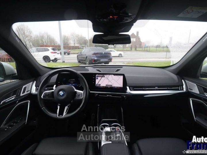 BMW iX1 30 M-SPORT 4X4 TREKHK PANO 360CAM HUD - 25