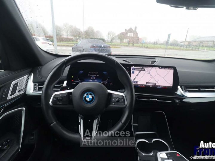 BMW iX1 30 M-SPORT 4X4 TREKHK PANO 360CAM HUD - 27