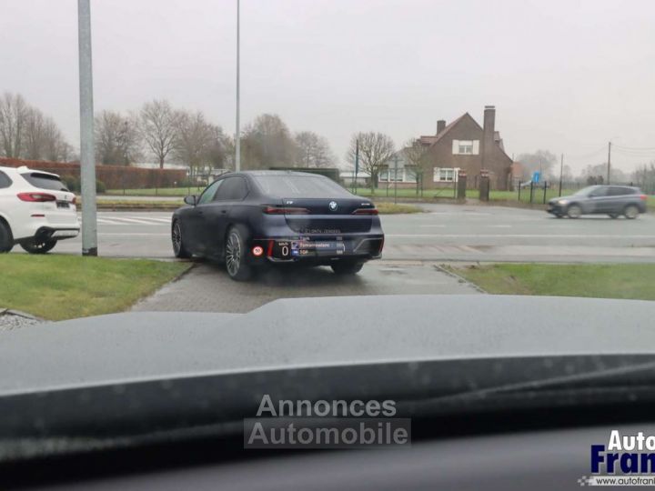 BMW iX1 30 M-SPORT 4X4 TREKHK PANO 360CAM HUD - 31