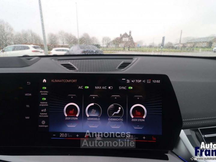 BMW iX1 30 M-SPORT 4X4 TREKHK PANO 360CAM HUD - 45