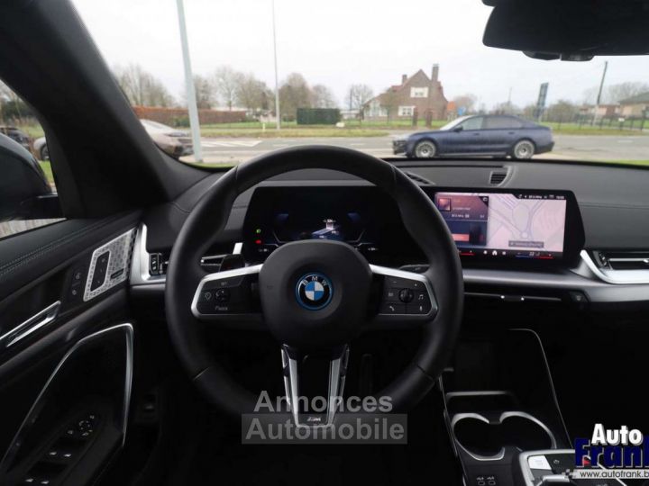 BMW iX2 30 M-SPORT 360 CAM MEMO H&K HUD - 26