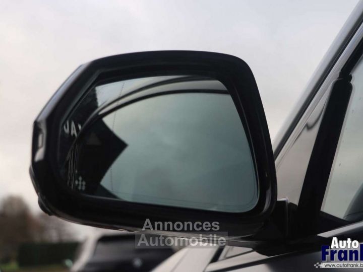 BMW iX2 30 M-SPORT PANO TREKHK 360 CAM -MEMO HUD - 13