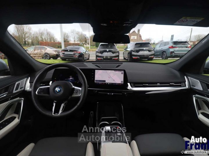 BMW iX2 30 M-SPORT PANO TREKHK 360 CAM -MEMO HUD - 26